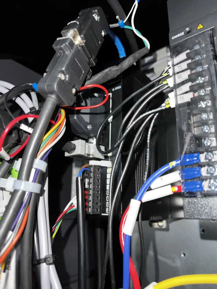 YD-1分体式外挂轴伺服方案电柜接线实拍